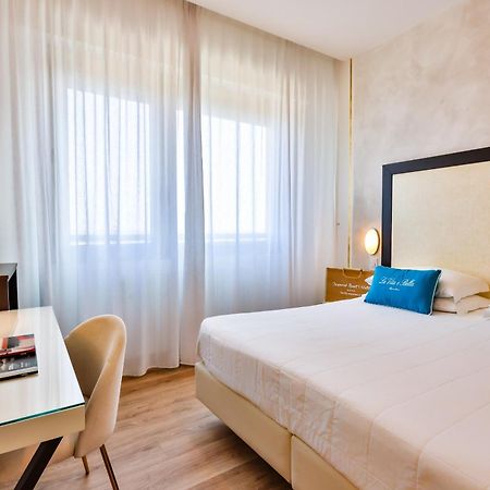 Unahotels Imperial Sport Hotel ペザロ エクステリア 写真