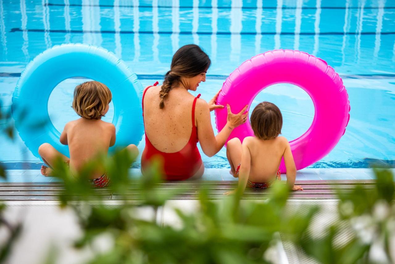 Unahotels Imperial Sport Hotel ペザロ エクステリア 写真