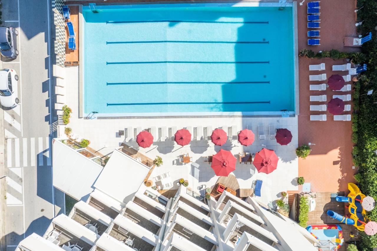 Unahotels Imperial Sport Hotel ペザロ エクステリア 写真