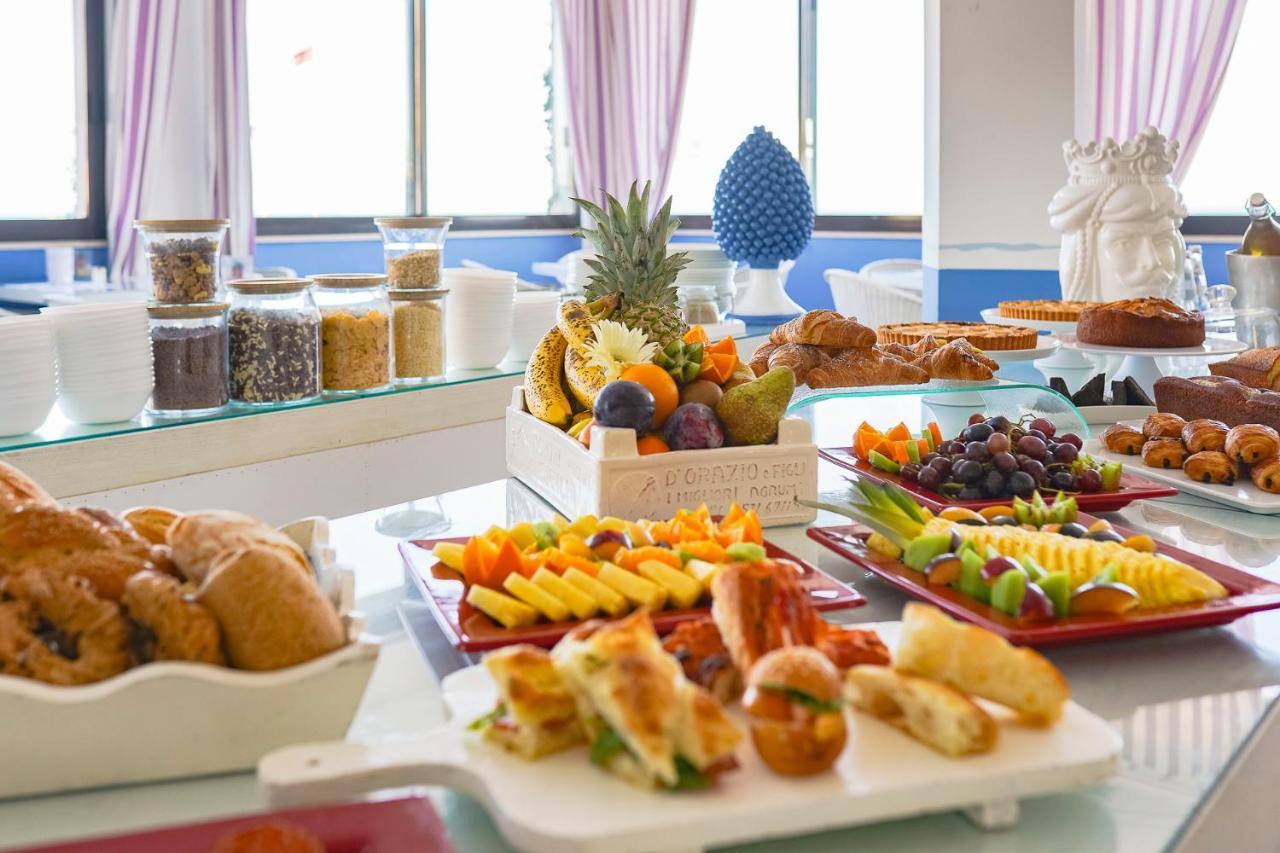 Unahotels Imperial Sport Hotel ペザロ エクステリア 写真