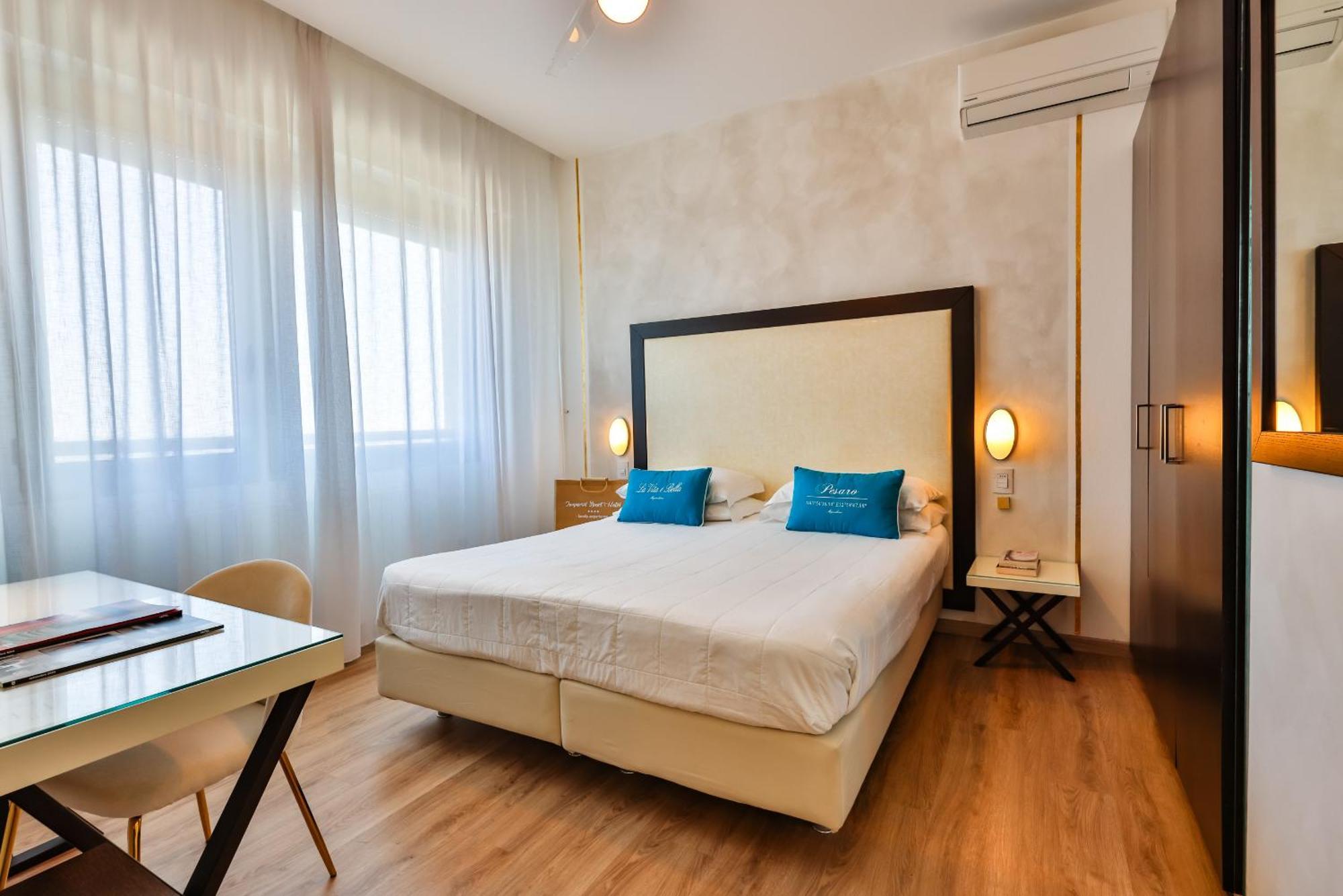 Unahotels Imperial Sport Hotel ペザロ エクステリア 写真