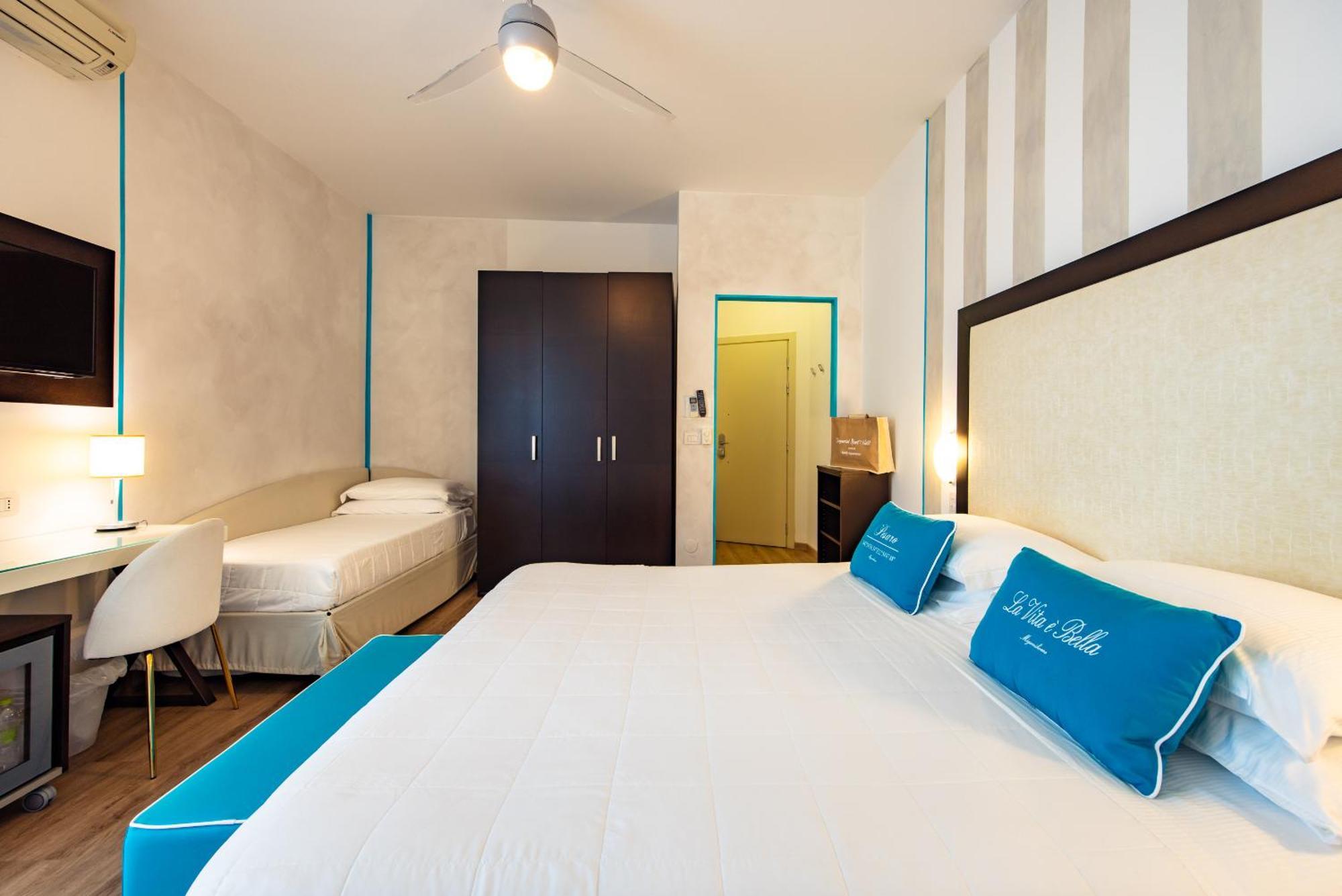 Unahotels Imperial Sport Hotel ペザロ エクステリア 写真