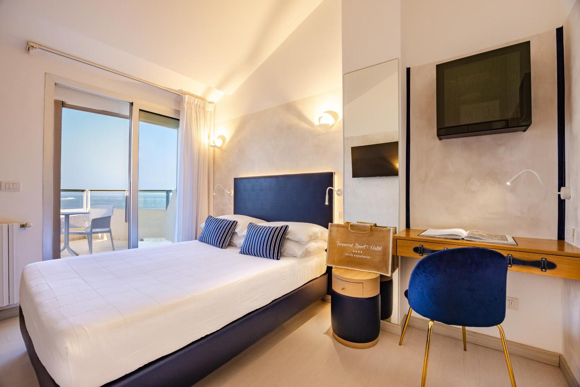 Unahotels Imperial Sport Hotel ペザロ エクステリア 写真