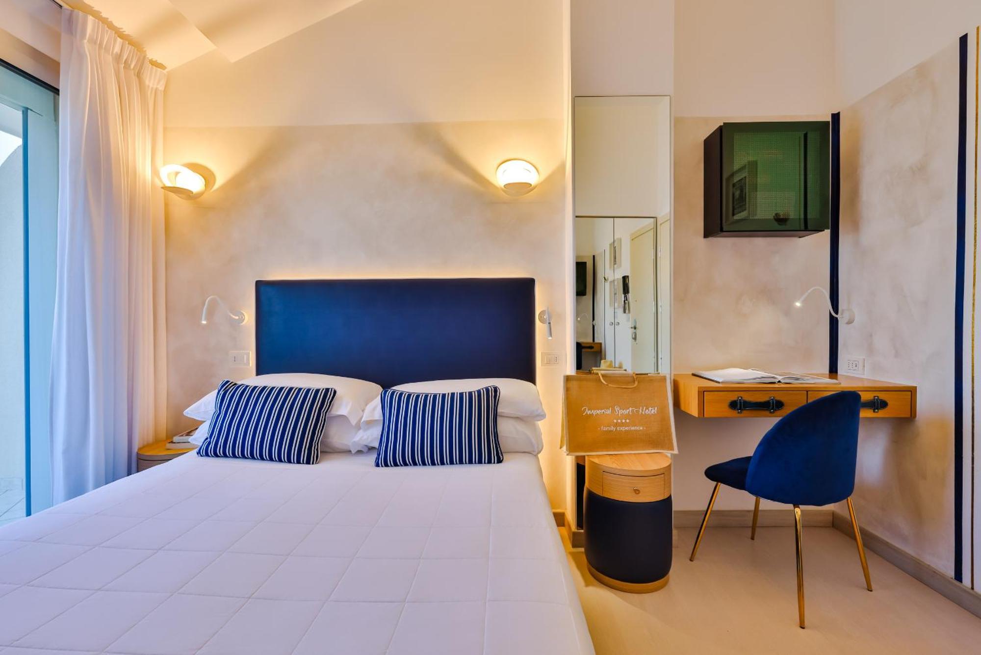Unahotels Imperial Sport Hotel ペザロ エクステリア 写真
